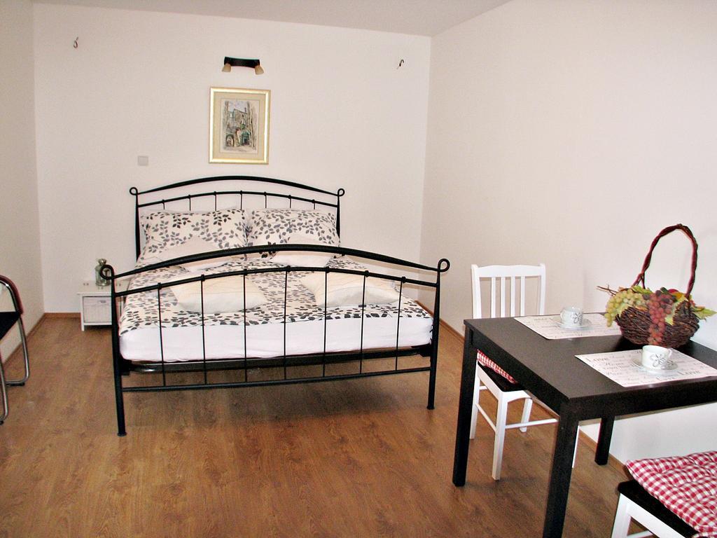 Apartment Noa Kastel Kambelovac Room photo