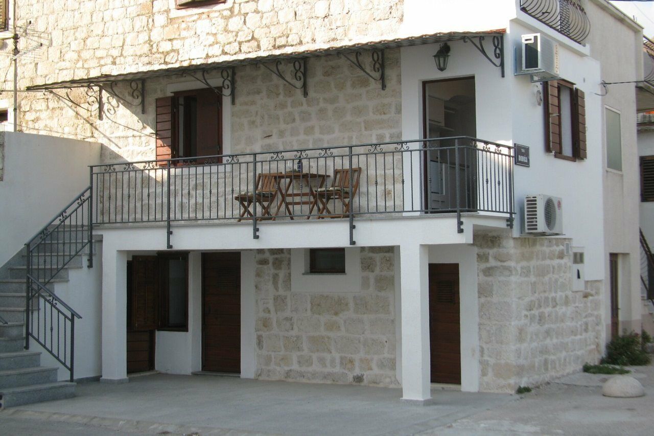 Apartment Noa Kastel Kambelovac Exterior photo