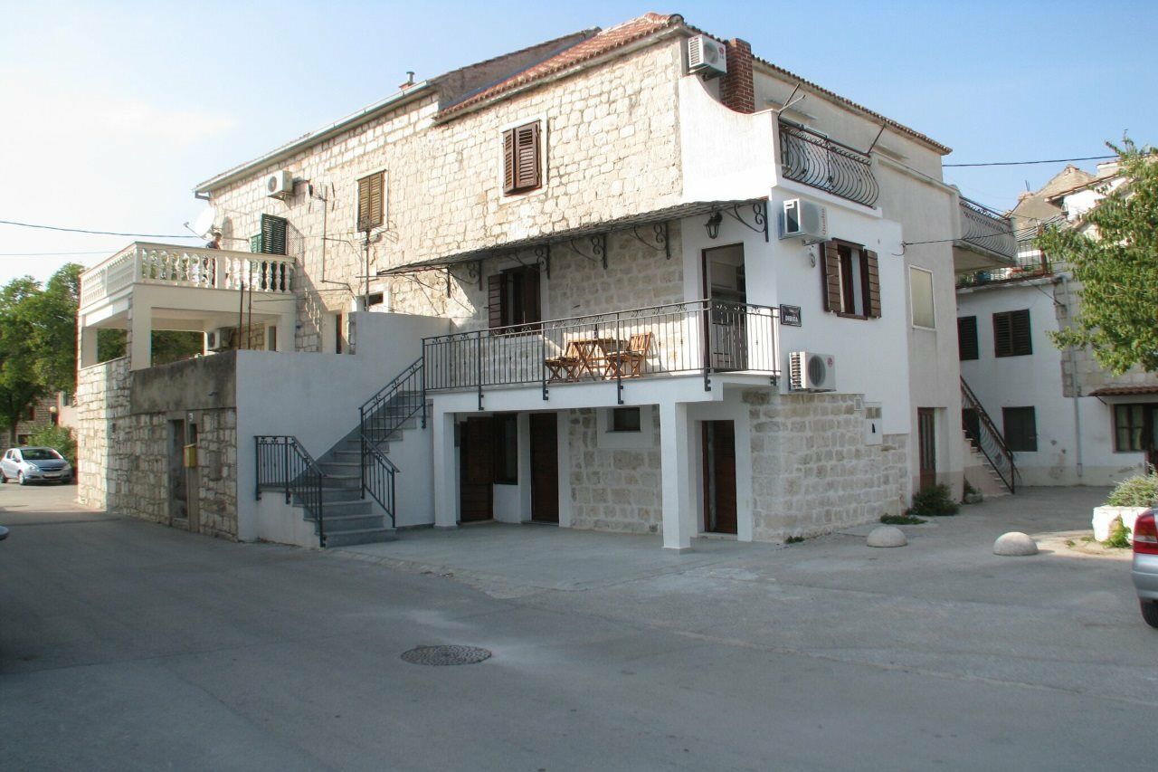 Apartment Noa Kastel Kambelovac Exterior photo